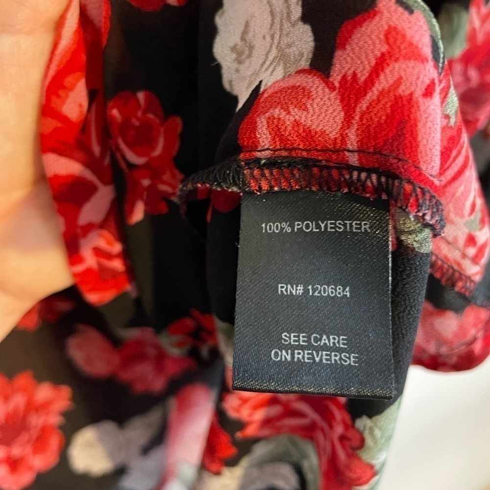 TORRID Red Floral Kimono Open Front Size 0-1 Sheer
3/4 Sleeve duster - Picture 4 of 6